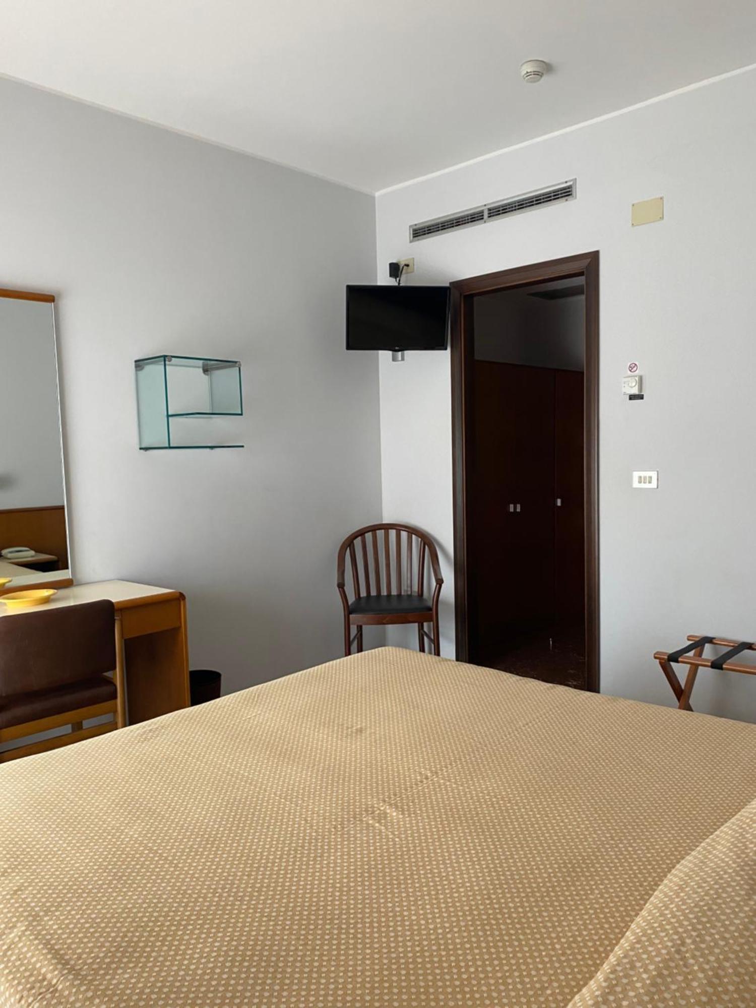 Hotel Astoria Pineto Exteriér fotografie